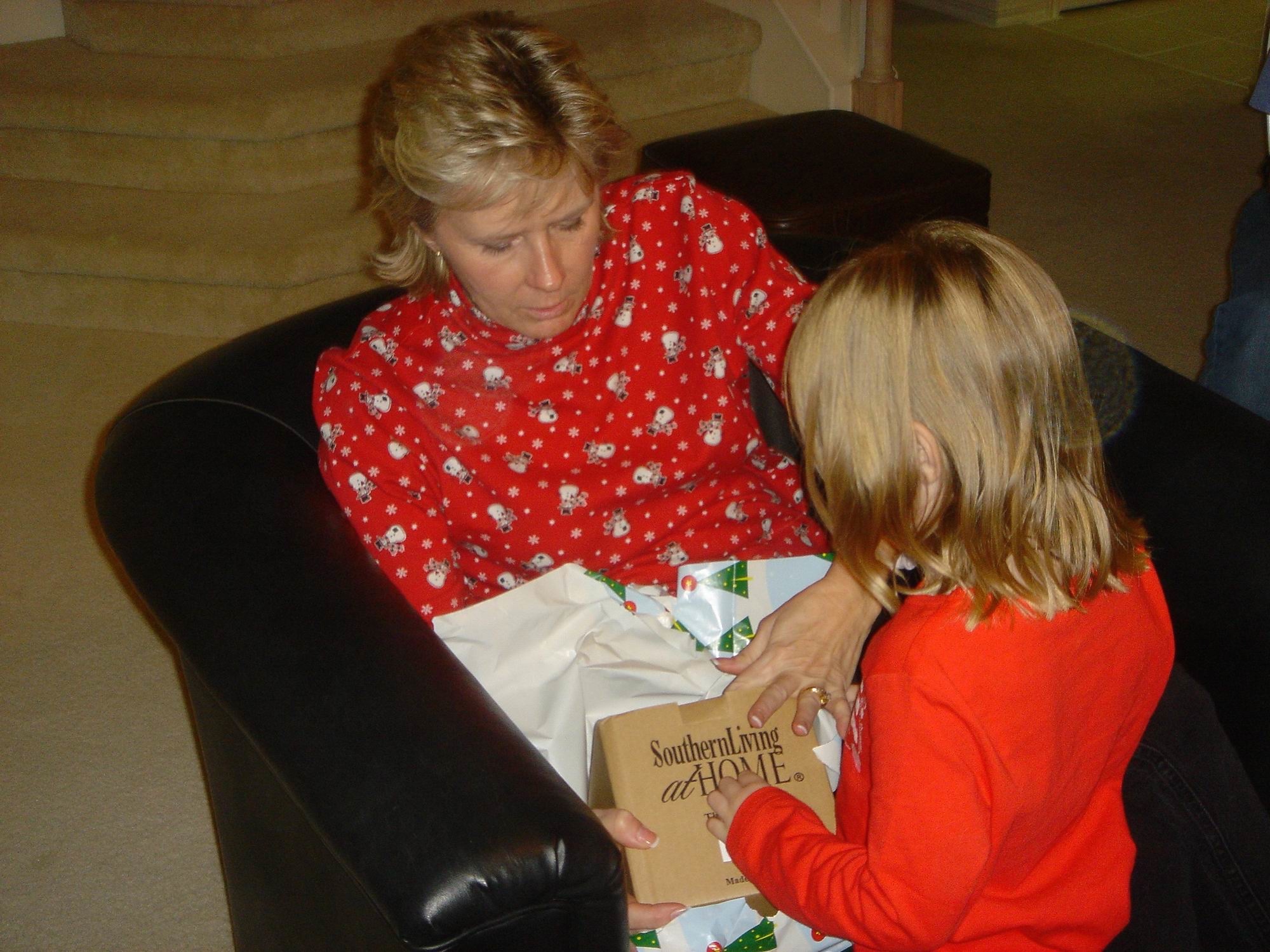 2005-12-25-139 Christmas Day J&H.jpg
